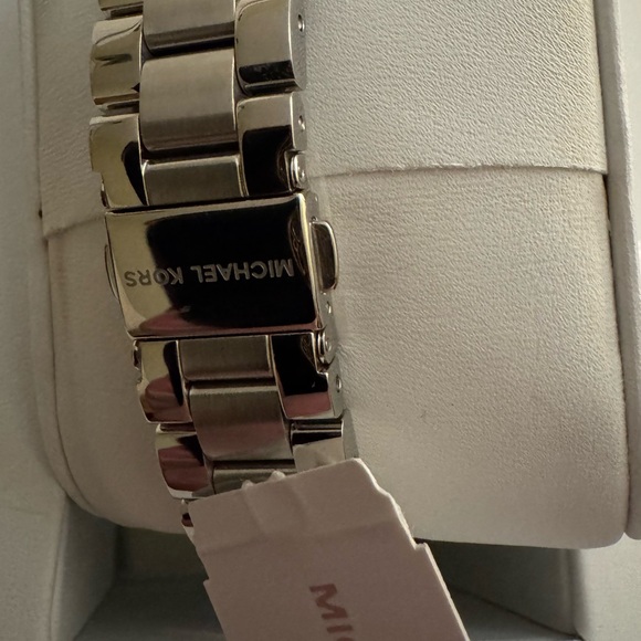 Michael Kors Glittering Silver Smartwatch MKT5020 - Picture 9 of 9